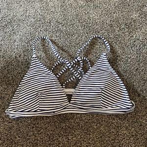 Striped swimsuit top for women
